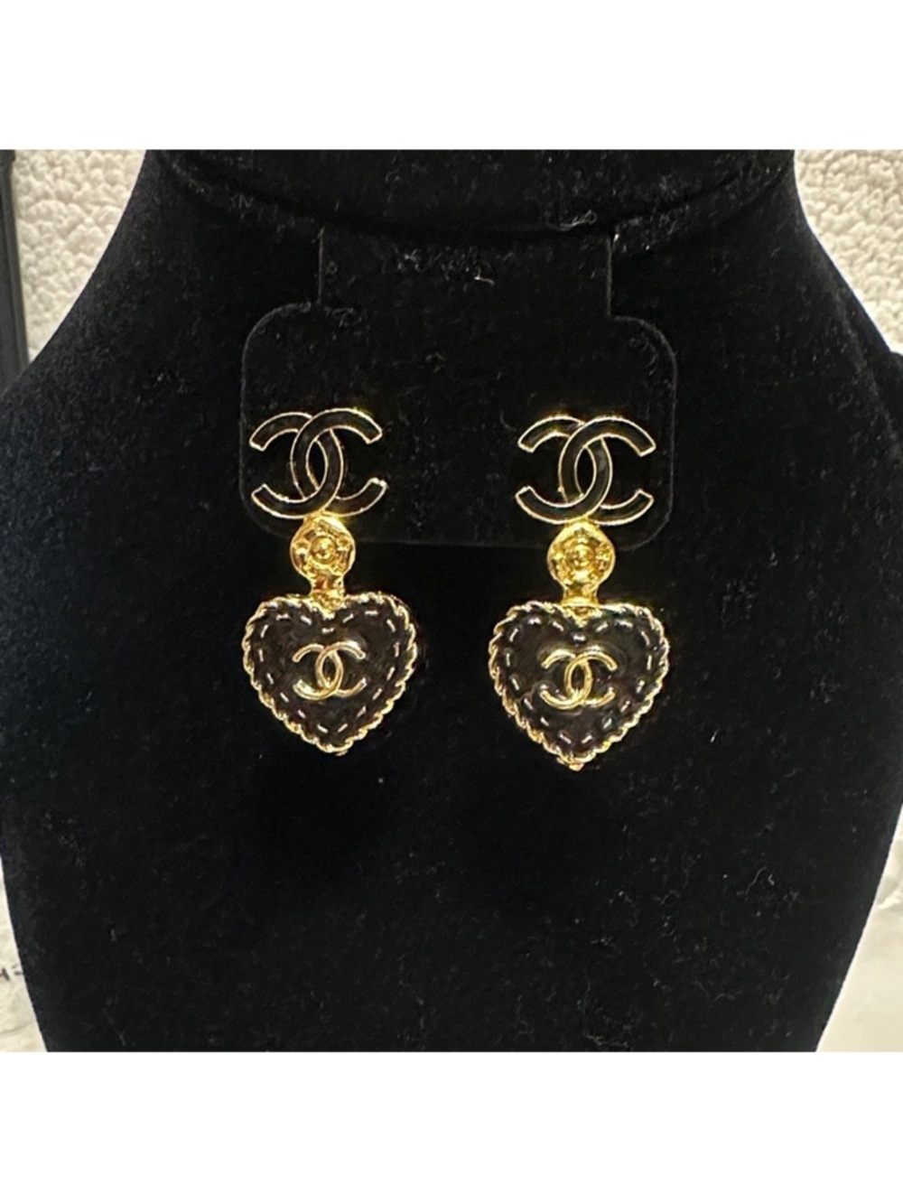 BRAND NEW! Gold-Tone Black Heart Drop Earrings